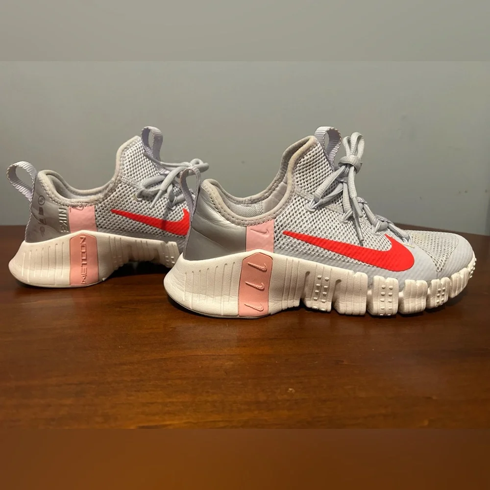 women’s Nike free metcon 3 grey/ crimson size 8 - Picture 6 of 15